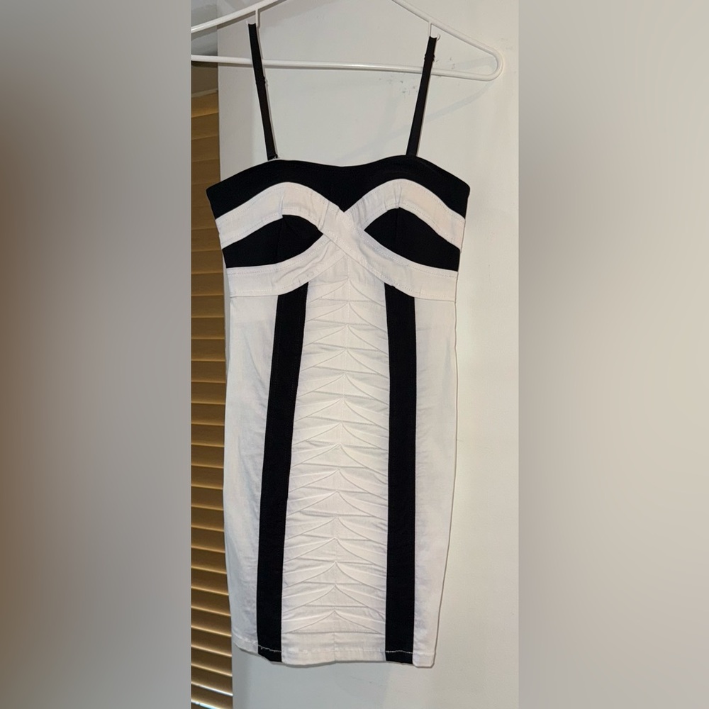 Chic Monochrom Dress